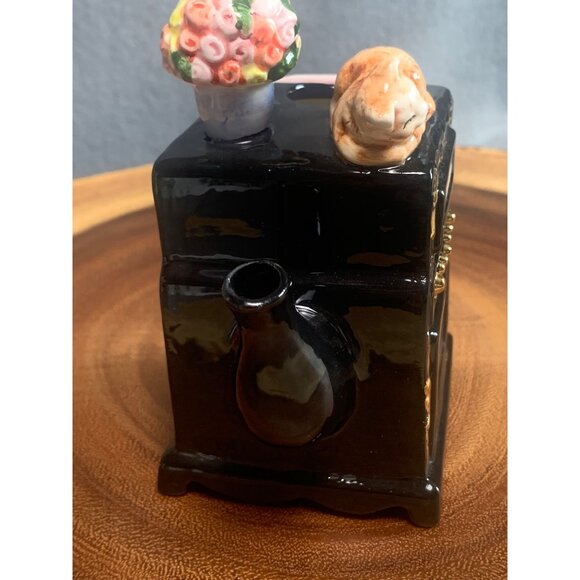 Vintage Cardinal Inc. Black Teapot Stove Design with Cat & Flowers - Picture 12 of 13